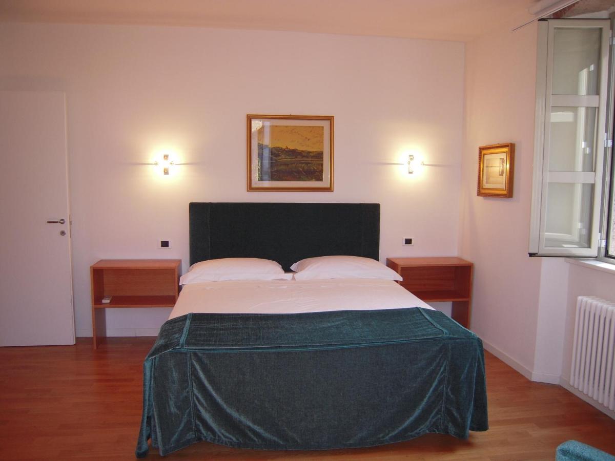 Three-Bedroom Apartment with Balcony