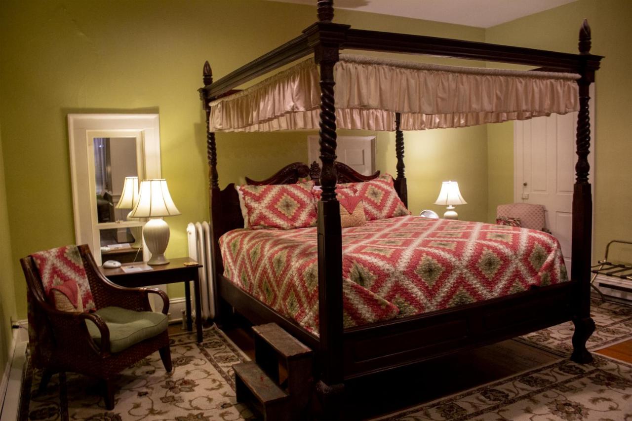 Irene Danner Suite (second floor)