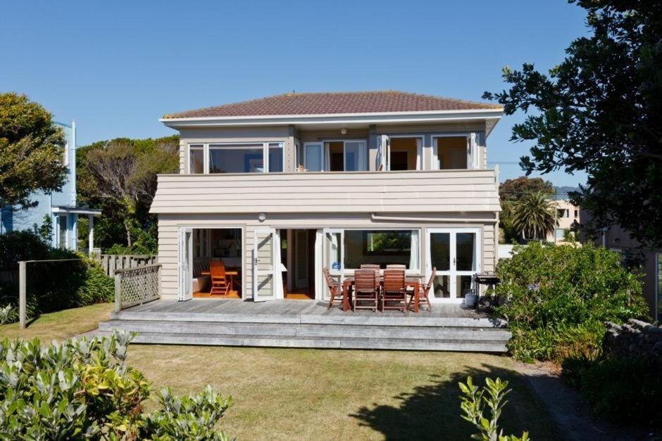 B&B Paraparaumu Beach - Beach House - Paraparaumu Beach Holiday Home - Bed and Breakfast Paraparaumu Beach