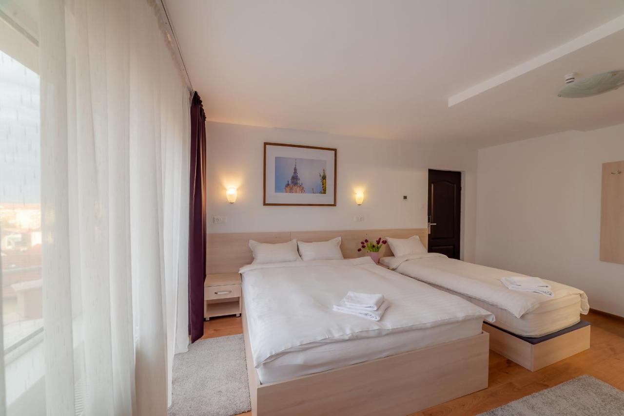 Chambre Double avec Balcon (3 Adultes)
