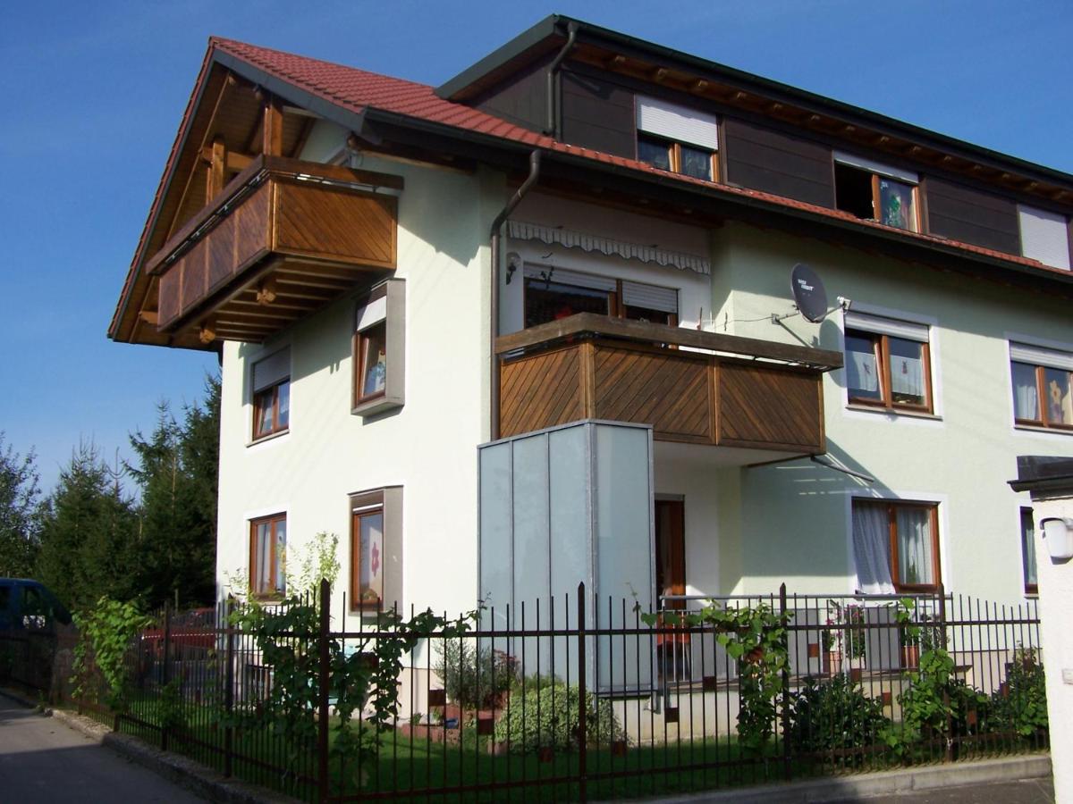 B&B Friedrichshafen - Ferienwohnung Haus Pistillo - Bed and Breakfast Friedrichshafen