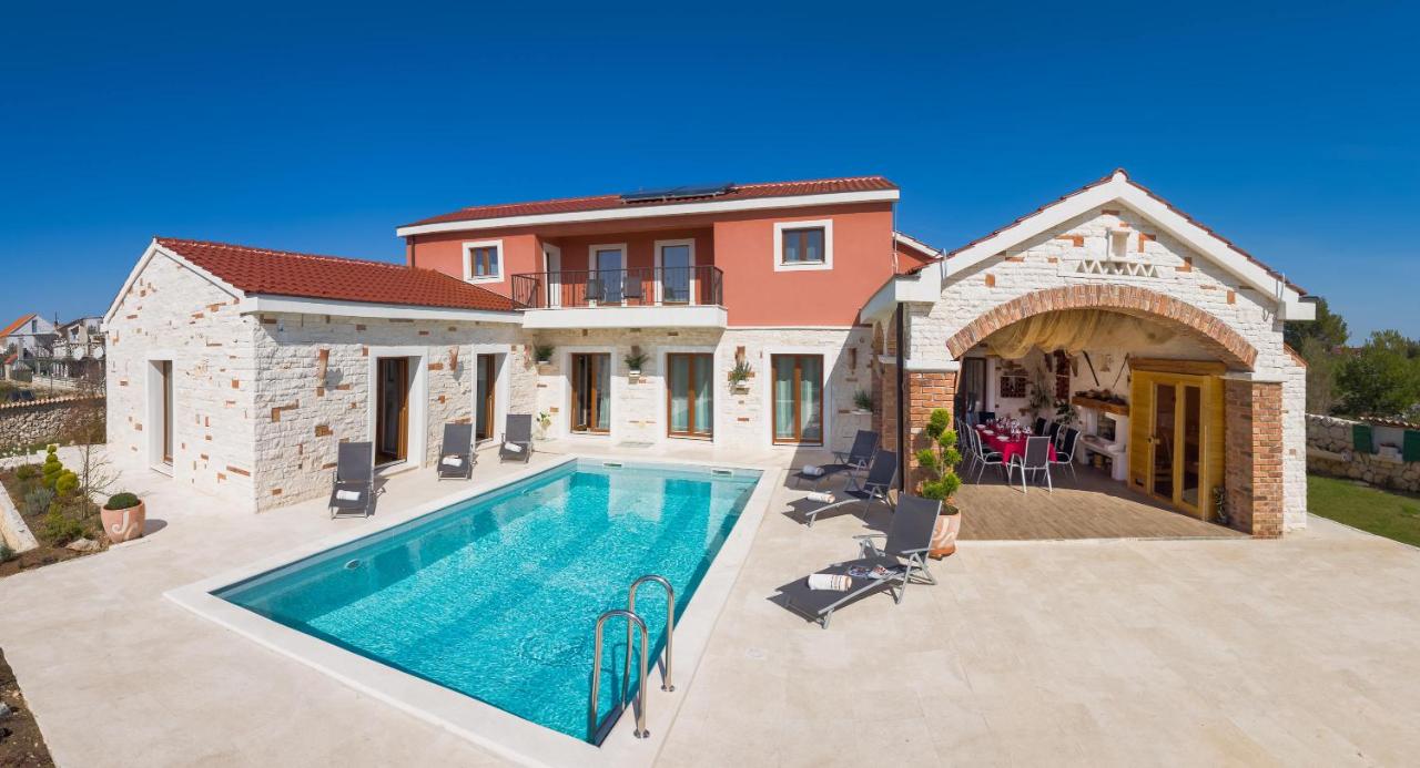 Villa Mediterranean Paradise - B&B