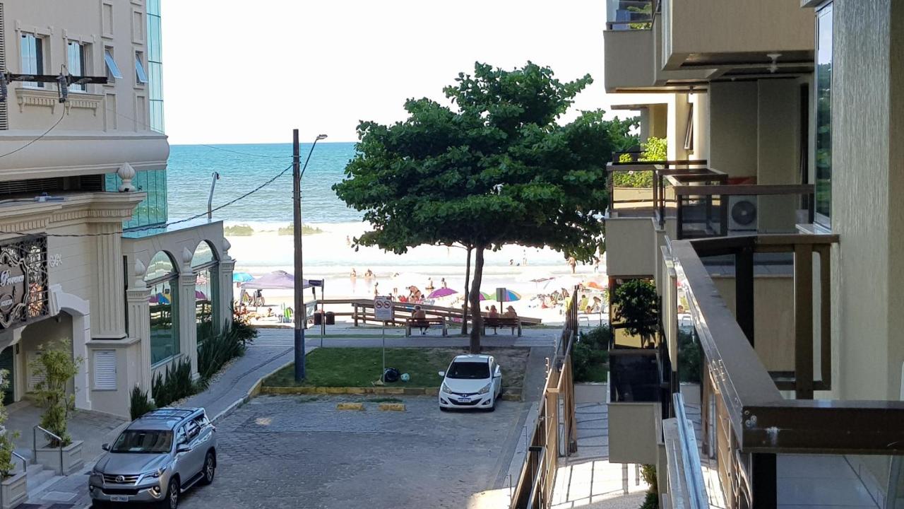 B&B Itapema - Apto em prédio frente ao mar, Meia Praia Itapema, linda vista, 3 dormitórios - Bed and Breakfast Itapema