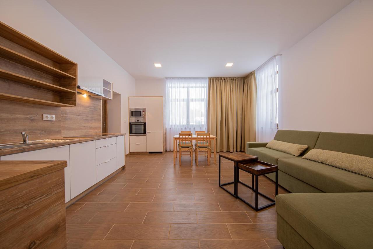 Apartment with Garden View