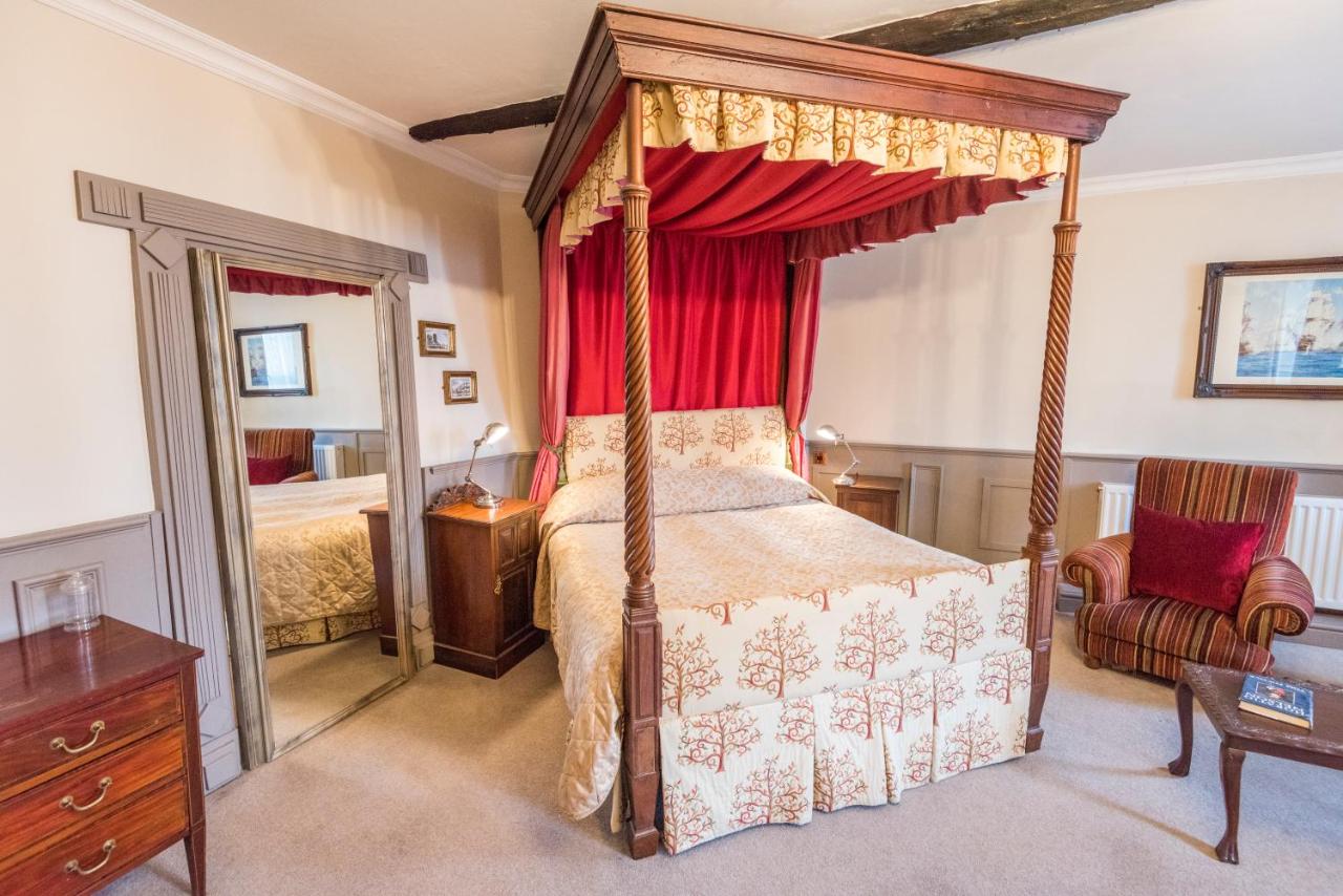 B&B Llandovery - The Castle Hotel - Bed and Breakfast Llandovery