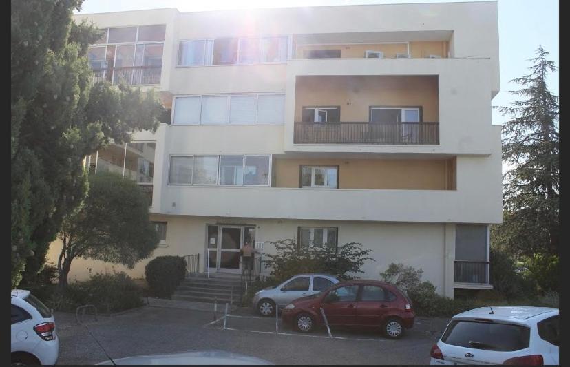 Agréable Studio, belle terrasse, Parking privé, 2 étoiles - Ferienwohnung Balaruc-les-Bains