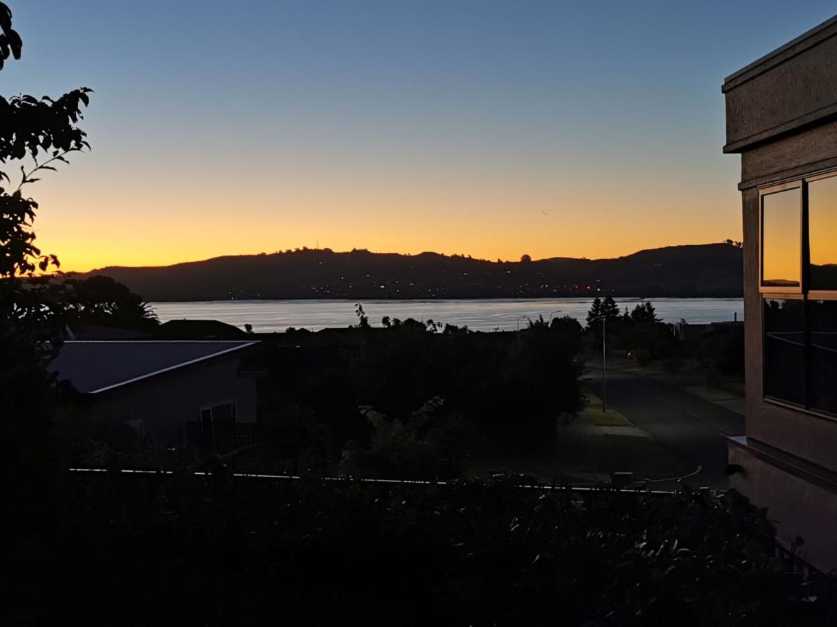 Lake Taupo Holiday Home - Ferienwohnung