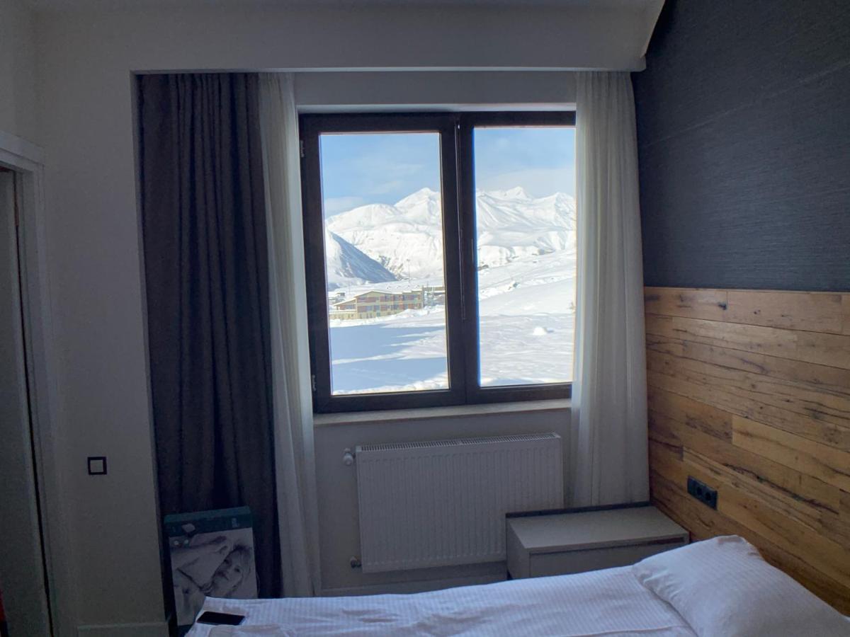 Suite with Mountain View