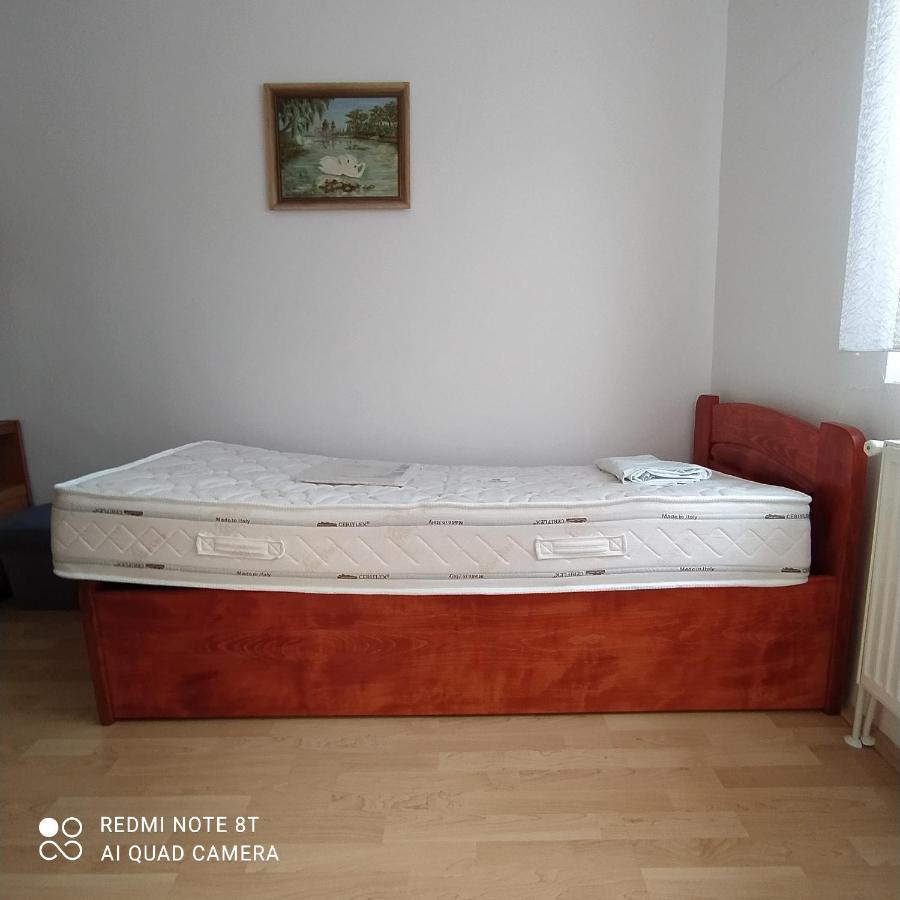Double or Twin Room with Shower