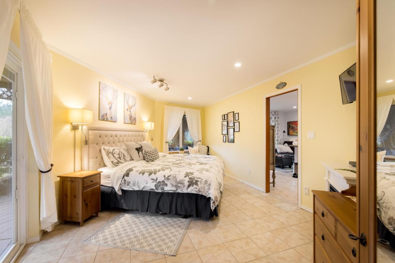 Deluxe King Suite