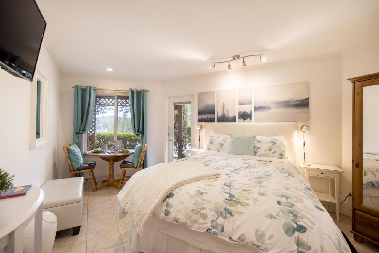 Deluxe Queen Suite