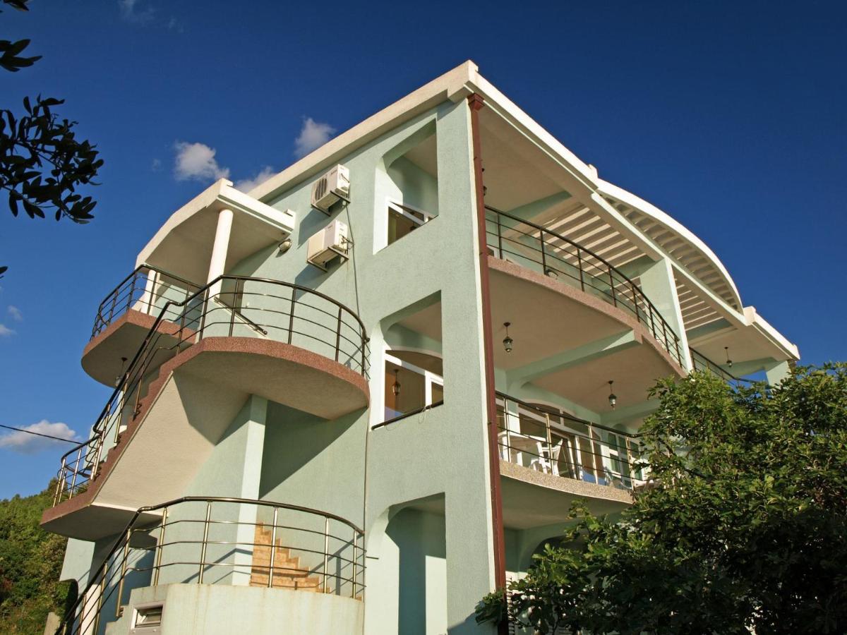 Arabela Apartments - B&B Utjeha