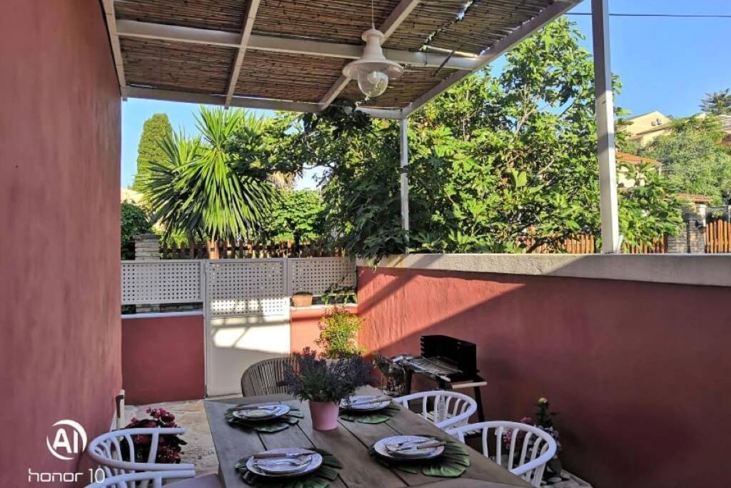 Lefko’s house- Contemporary, fully renovated house - B&B Kassiopi