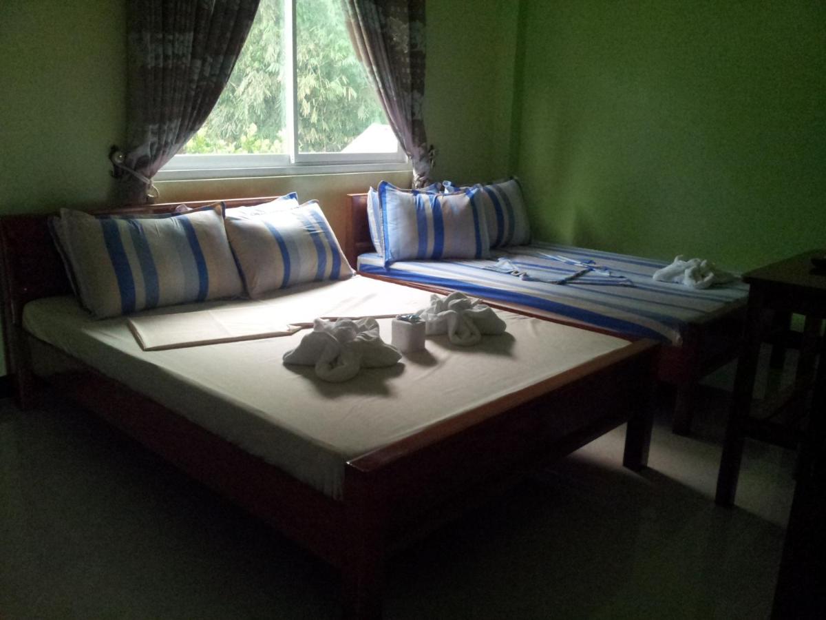 Family Room (3 Adults)