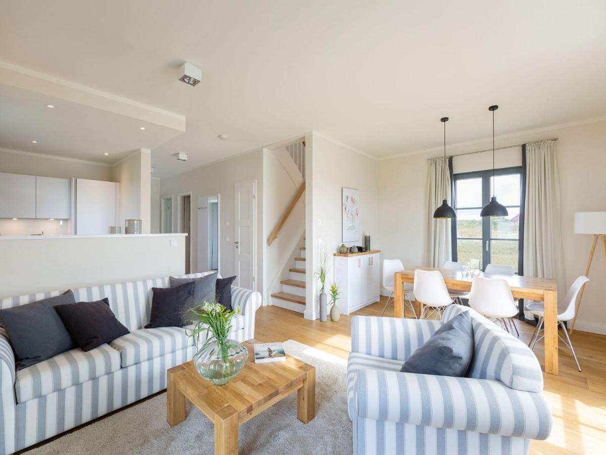 B&B Dranske - Reetland am Meer - Premium Reetdachvilla mit 3 Schlafzimmern, Sauna und Kamin E05 - Bed and Breakfast Dranske