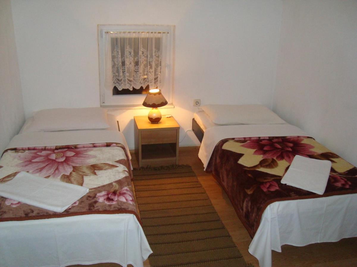 Camera Doppia con Letti Singoli