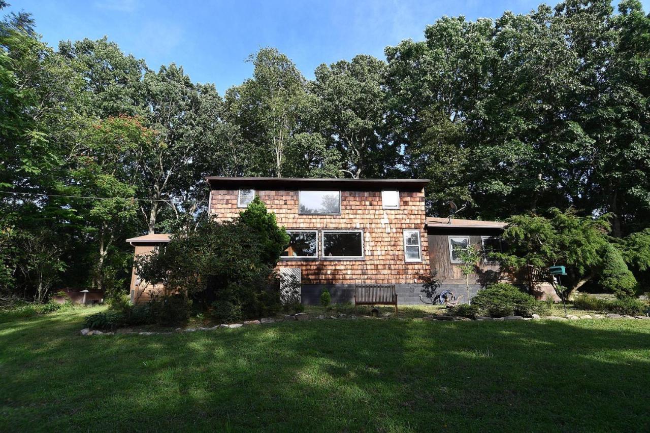 Sleepy View Retreat - Hot Tub, Trail, Hiking, Pet Friendly, Grill, Wifi, Fire Pit, Screen Porch, Family Friendly, Games, King Bed, Secluded, Fireplace, Pond - B&B