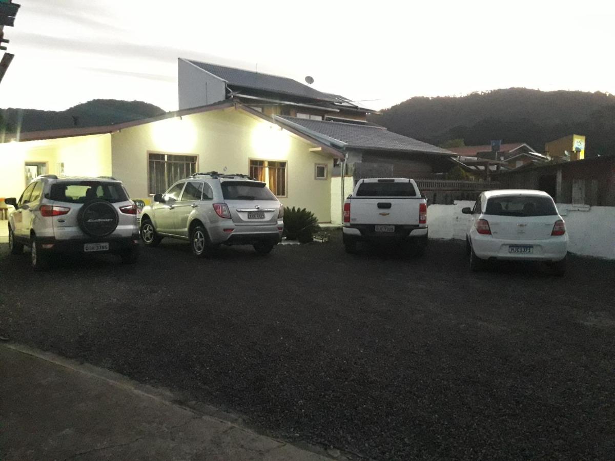 Camera Tripla Deluxe 