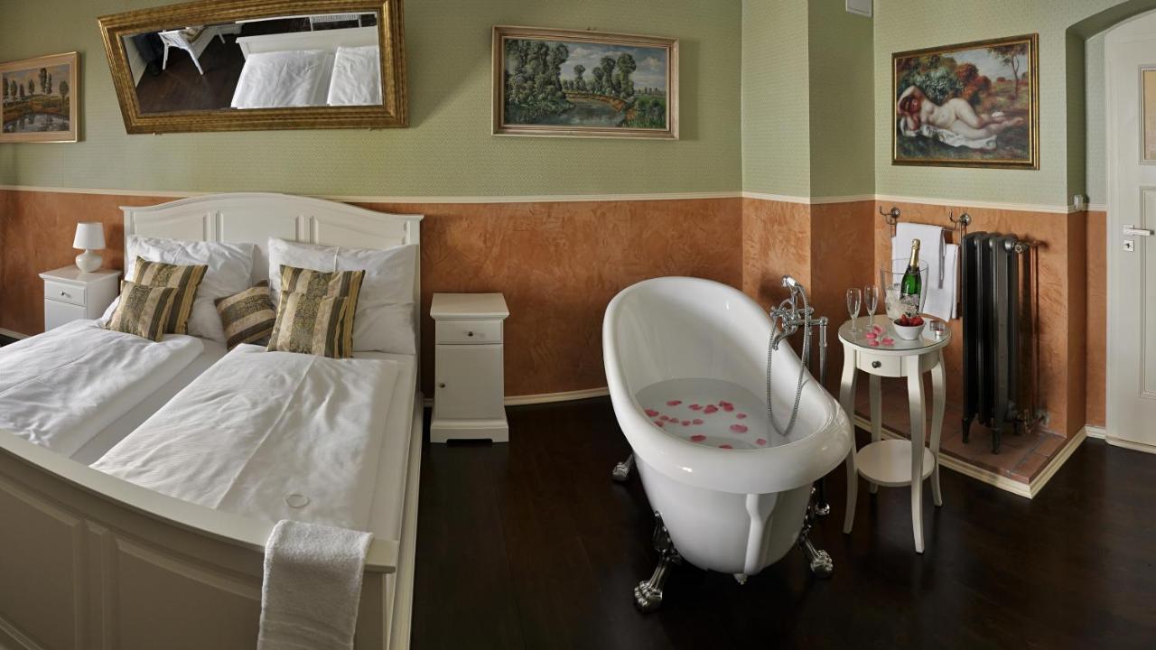 Grand Deluxe Double Room