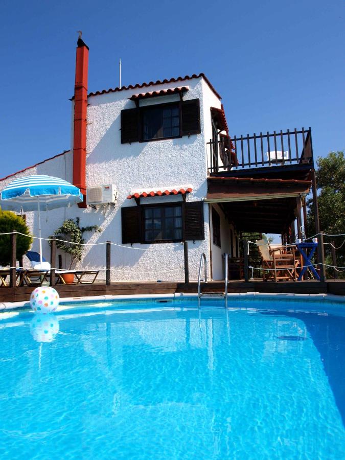 Villa Papoura Homeleader - Bed and Breakfast