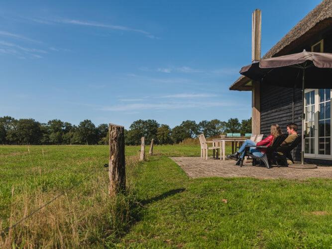 B&B Wierden - Authentic haystack in Wierden with a terrace - Bed and Breakfast Wierden