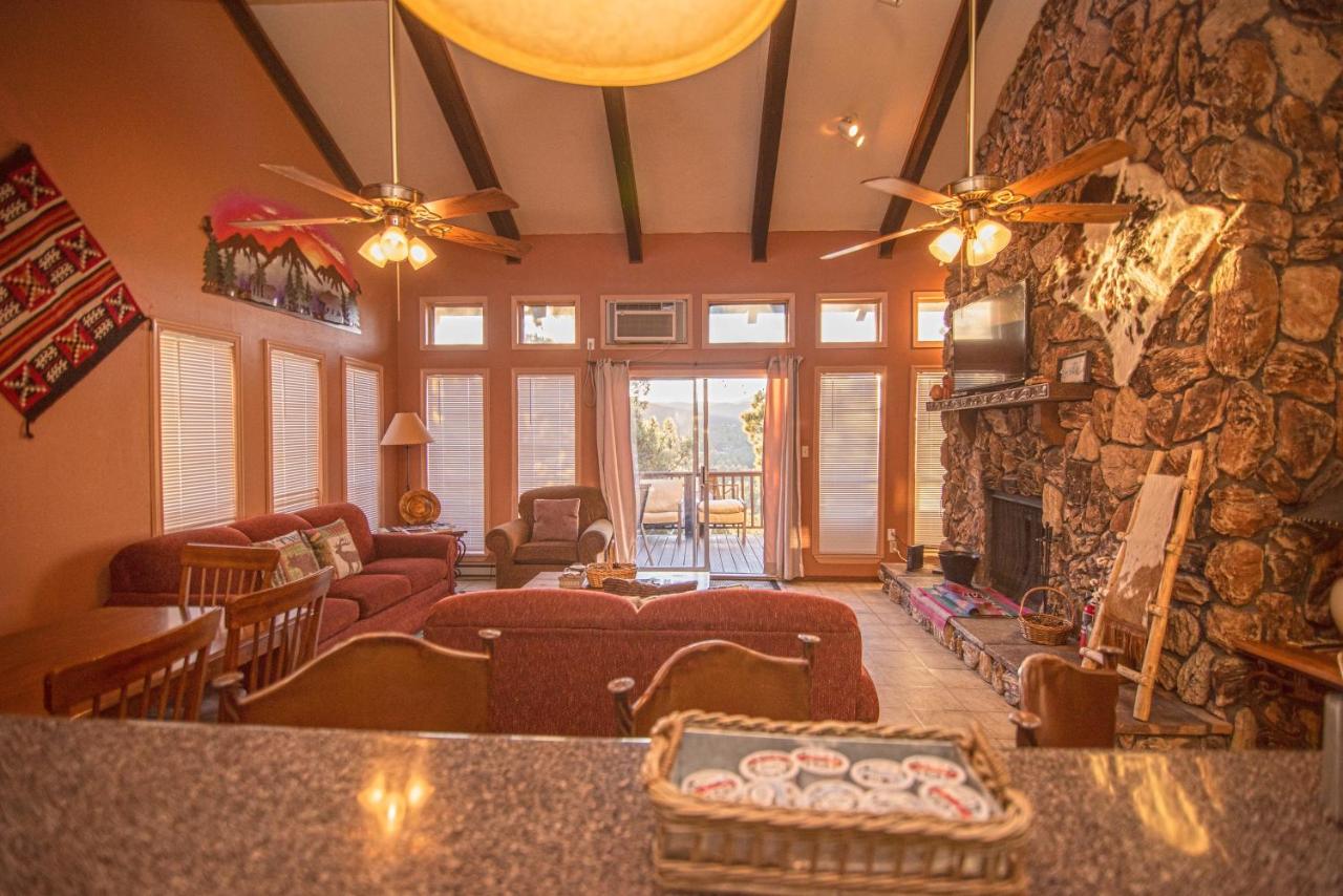 B&B Ruidoso - Huge Ruidoso Retreat with Game Room, Pool, 2 Balconies, 2 Kitchens - Sleeps 17! - Bed and Breakfast Ruidoso