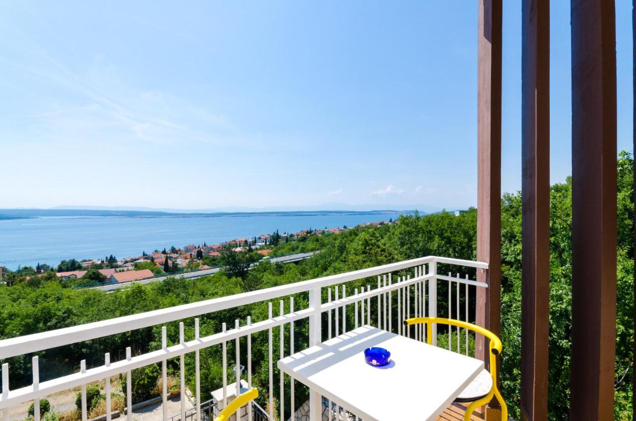 Doppel-/Zweibettzimmer mit Balkon