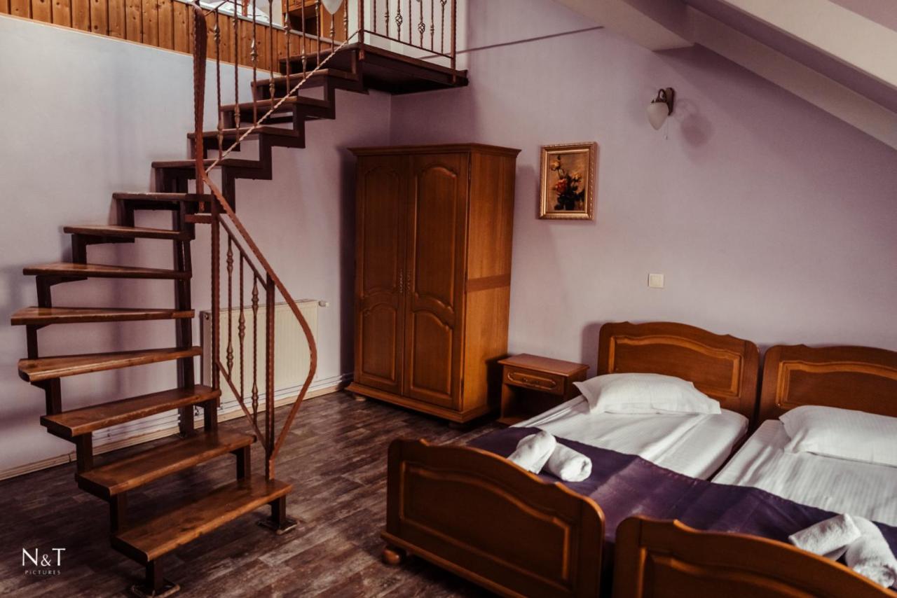 Duplex Suite (5 Adults)