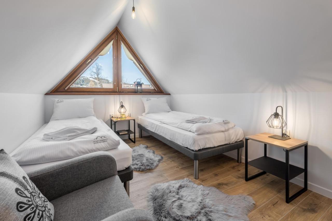 Apartment with Mountain View