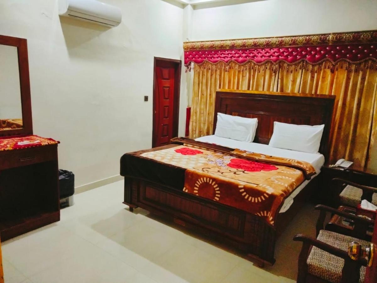 B&B Karachi - New Royal Residency PECHS - Bed and Breakfast Karachi