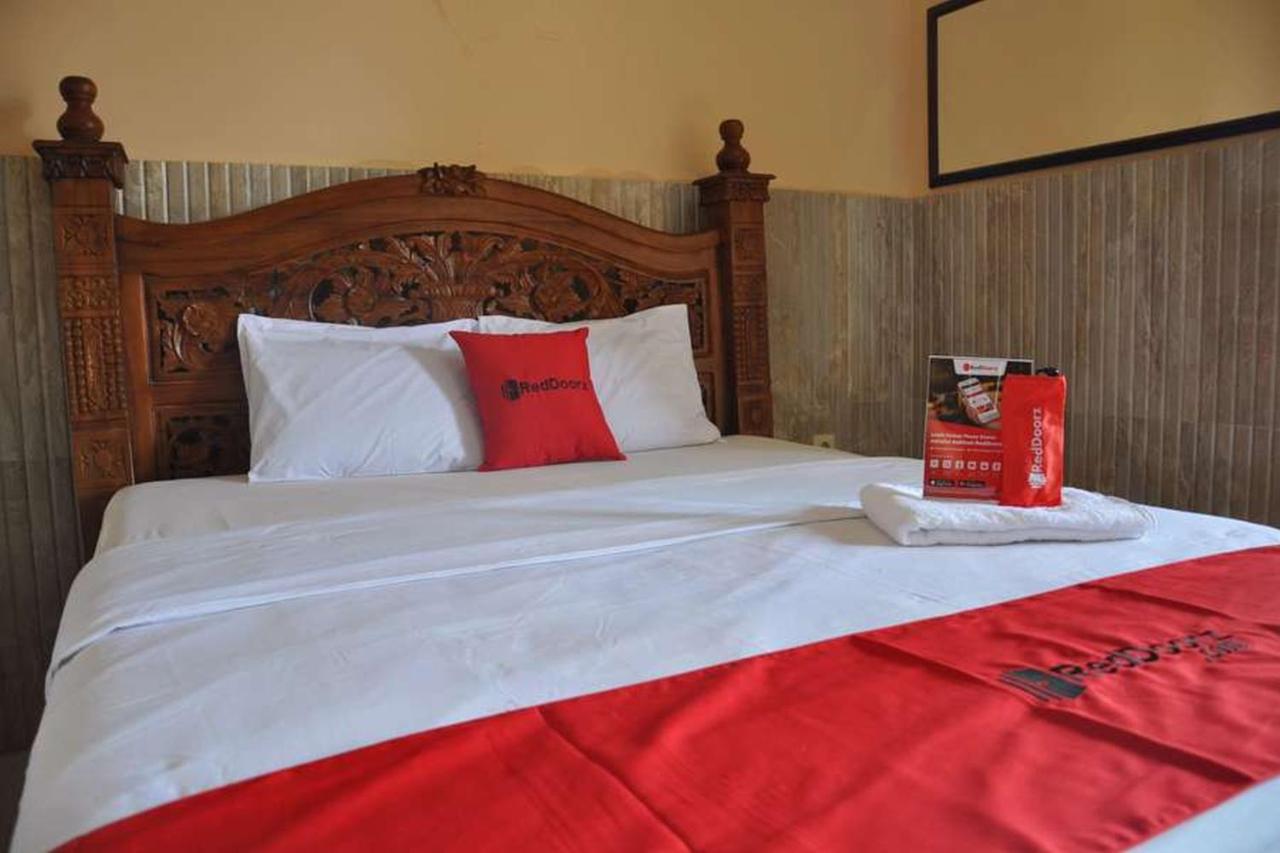 B&B Purwokerto - RedDoorz near Lokawisata Baturaden - Bed and Breakfast Purwokerto