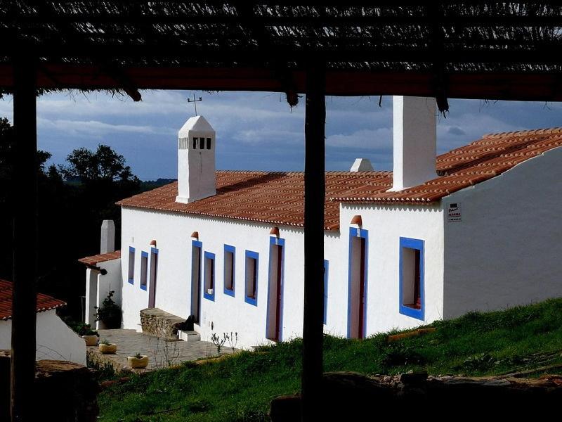 Monte Do Adail Turismo Rural Casa De Campo - B&B Vila Nova de Milfontes