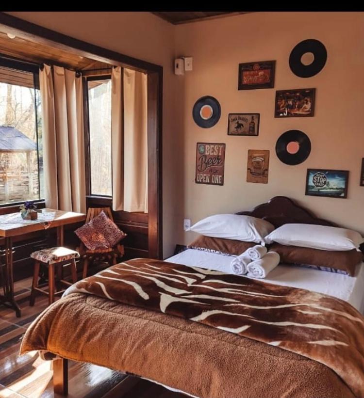 Double or Twin Room with Mountain View