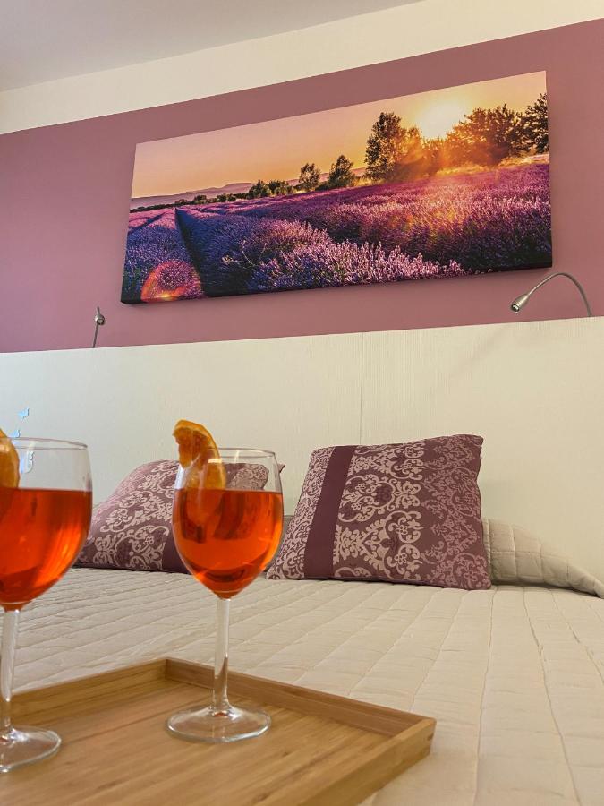 B&B Camerano - Affittacamere Le Grotte - Le Grotte Rooms & Apartments - Bed and Breakfast Camerano