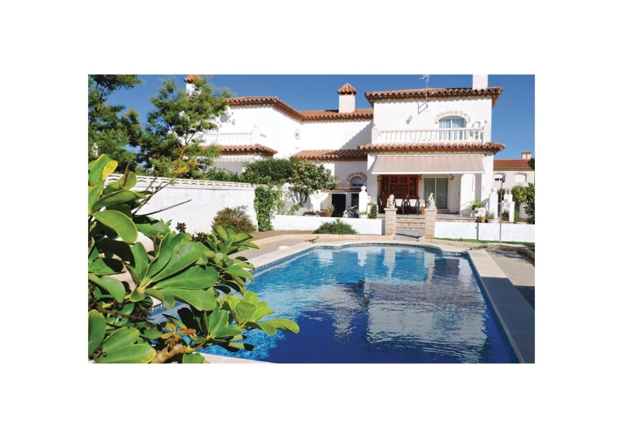 PRECIOSA CASA CON PISCINA AL LADO DE LA PLAYA - B&B