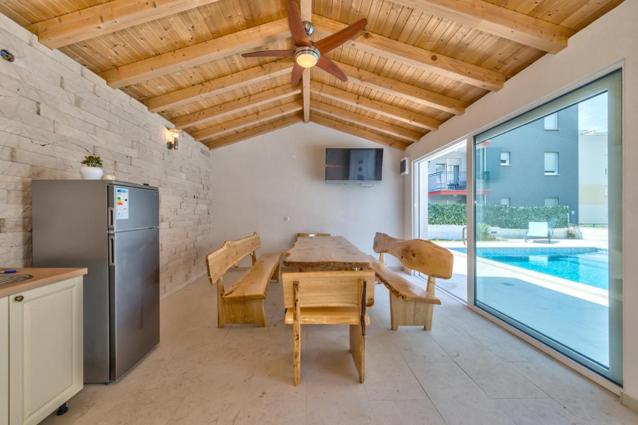 One Bedroom Apartment