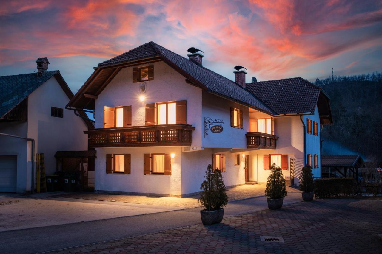 Holiday Lake - Bed and Breakfast