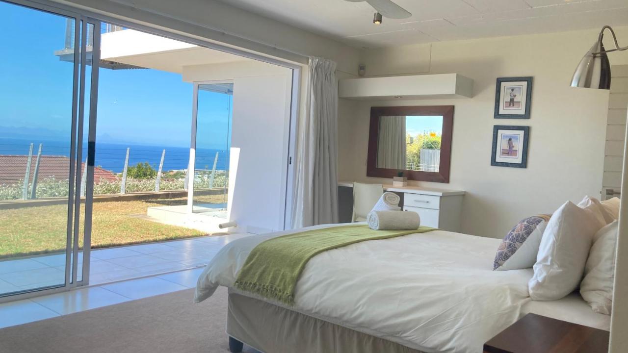 B&B Plettenberg Bay - Stylish holiday home with amazing sea views - Bed and Breakfast Plettenberg Bay
