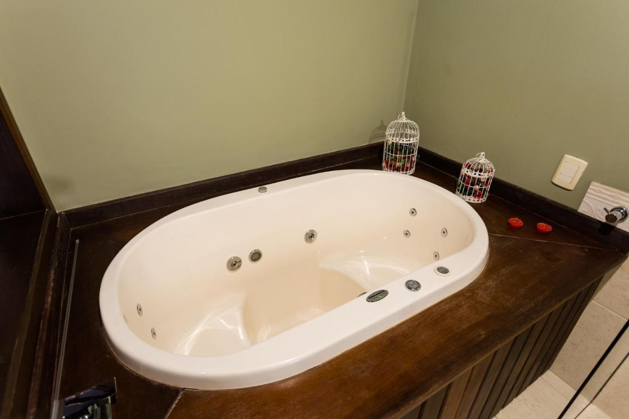 Deluxe Suite mit Whirlpool-Badewanne