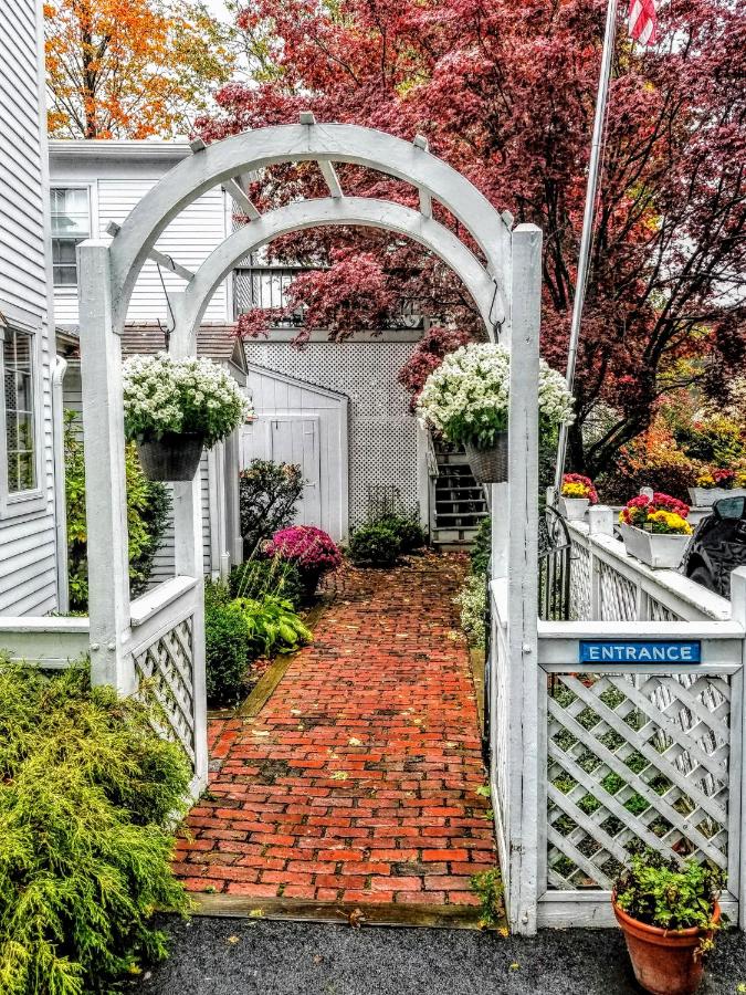 B&B Newburyport - Clark Currier Inn - Bed and Breakfast Newburyport