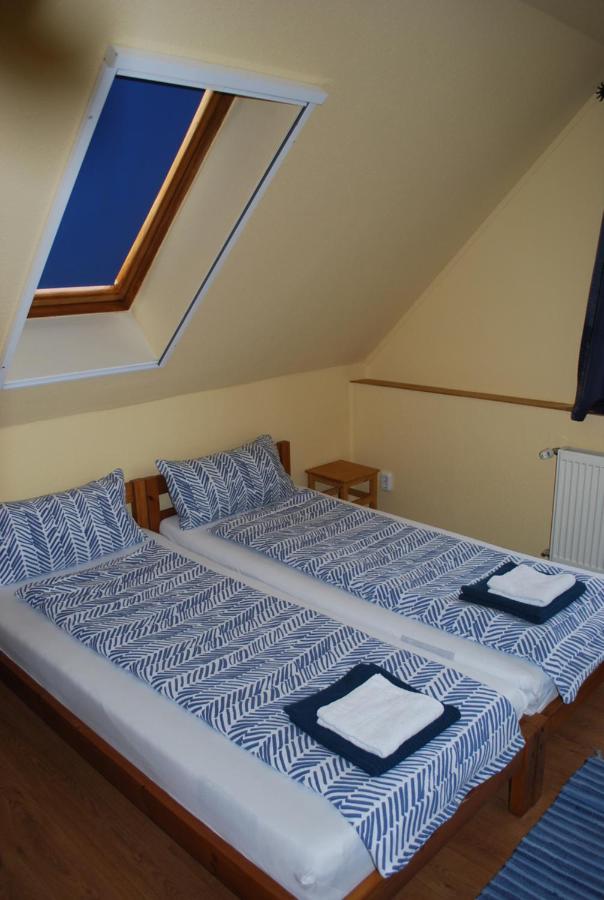 Petite Chambre Lits Jumeaux