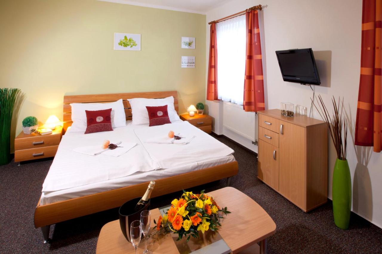 Double or Twin Room with Shower