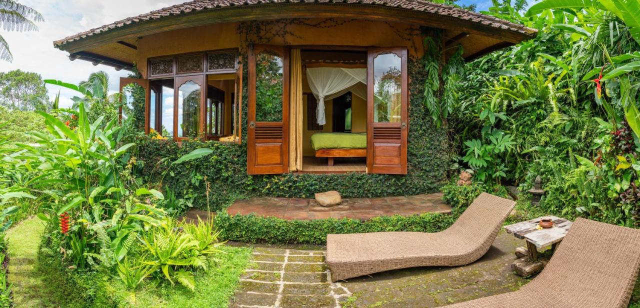 Villa with Garden View