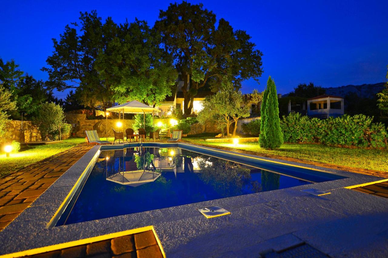 B&B Slime - Isolated Villa Terna -Big Garden-Pool-Dalmatia - Bed and Breakfast Slime