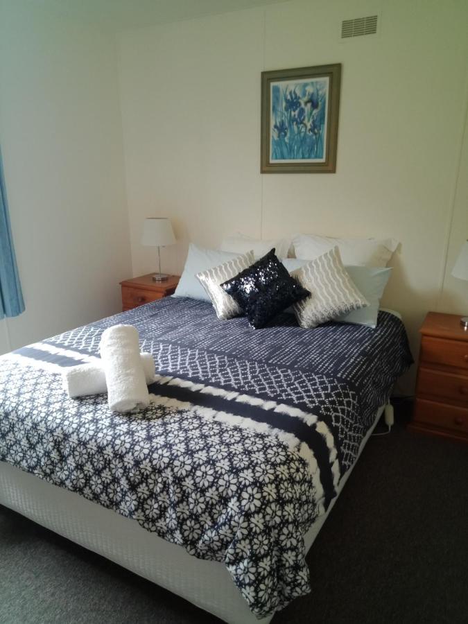 B&B Strahan - GreenGate Cottages - Bed and Breakfast Strahan