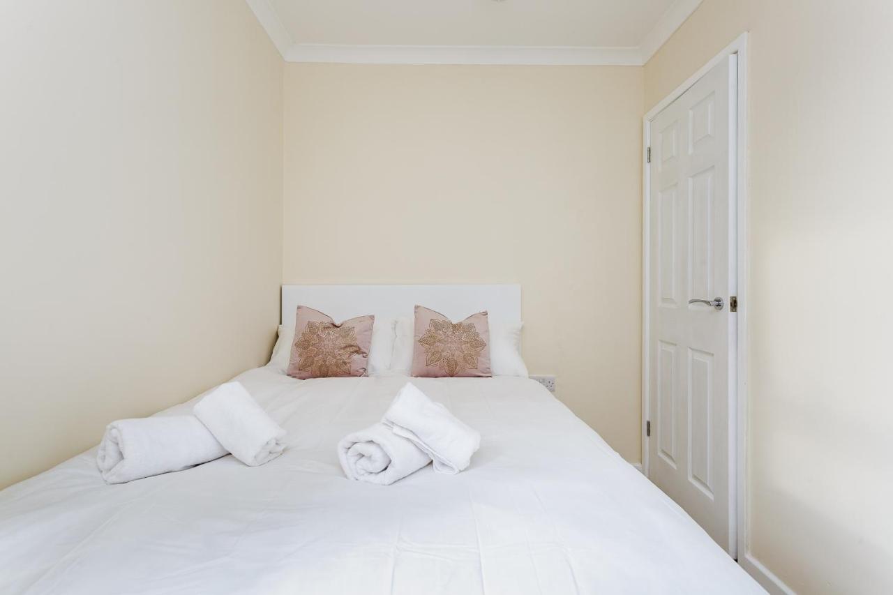 B&B Southampton - Blackberry - Stylish Self-Contained Flats in Soton City Centre - Bed and Breakfast Southampton