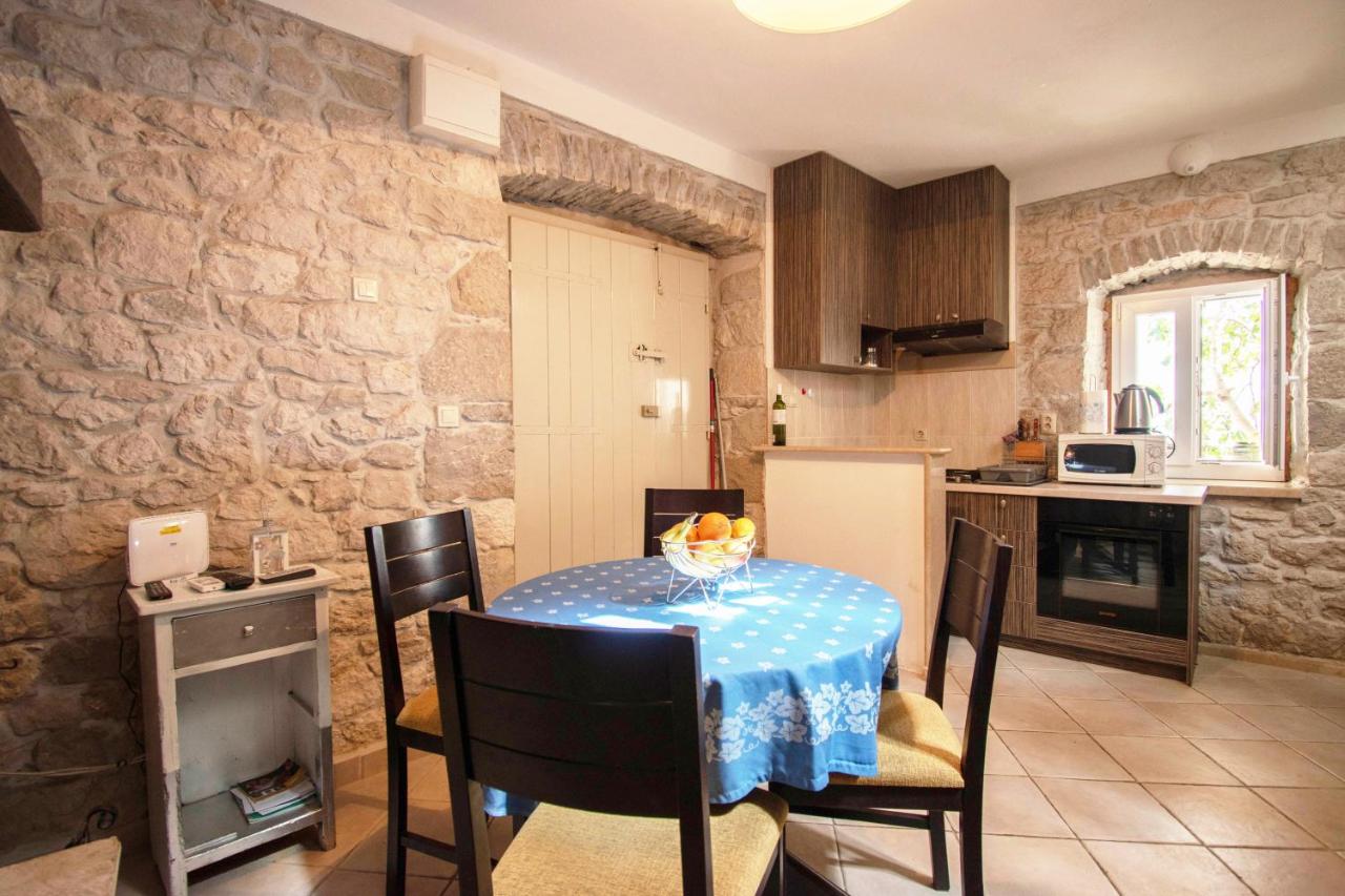 Šarmantna kamena kuća - Bed and Breakfast