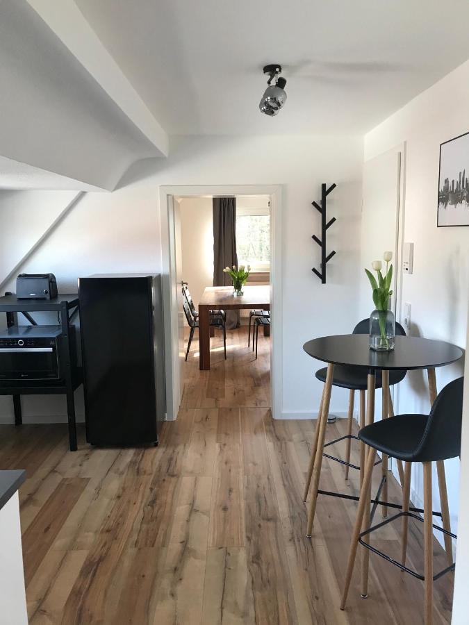 B&B Bergisch Gladbach - Apartment Frankfurt, top renoviert, 65qm DG - Bed and Breakfast Bergisch Gladbach