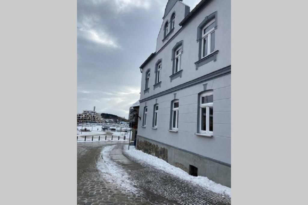 Cityapartments am Hafen - Bed and Breakfast Waren