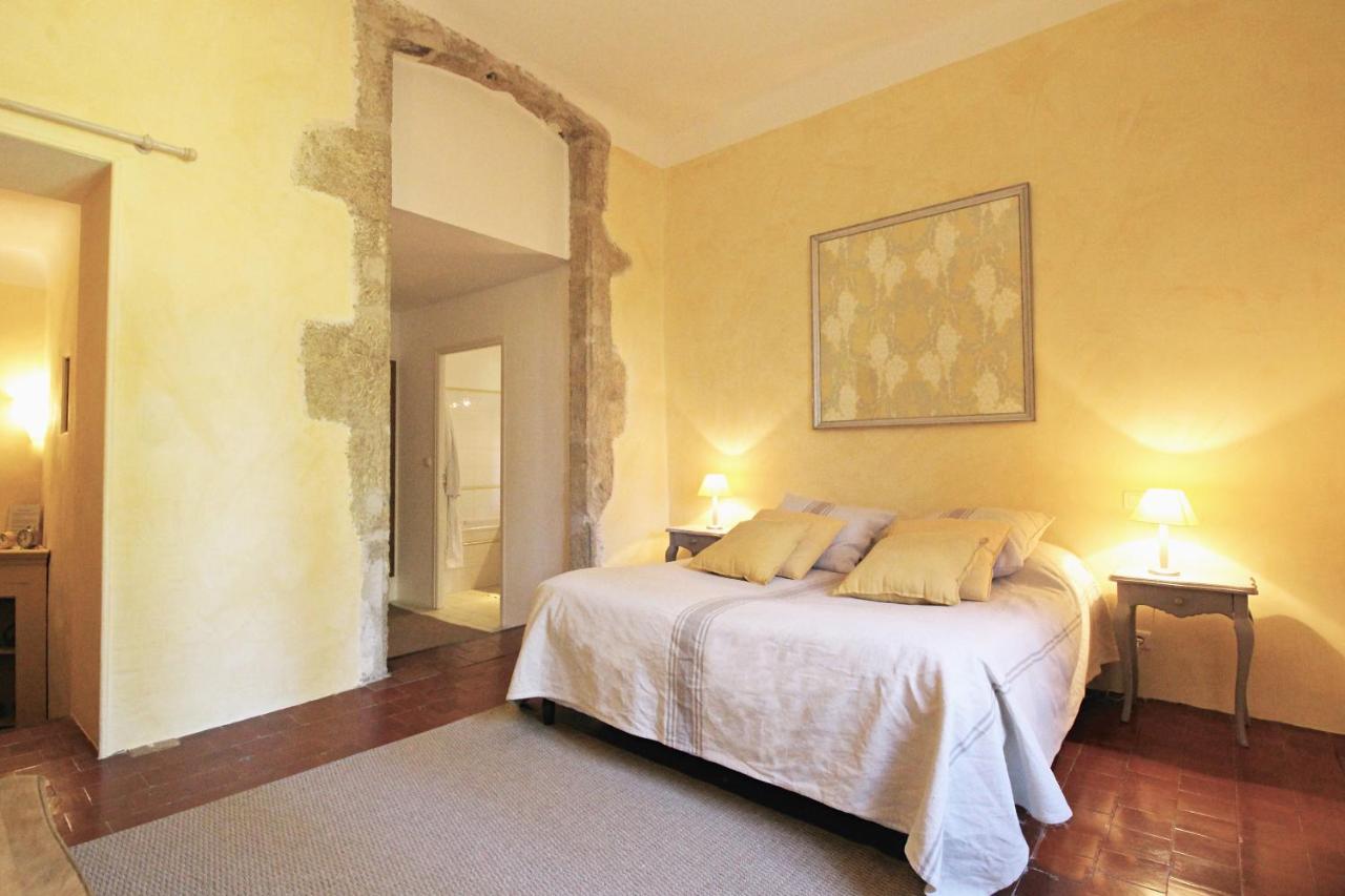 Doppel-/Zweibettzimmer mit Bad